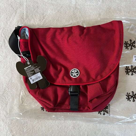 NWT vintage Crumpler Quarfie messenger bag in red - Picture 1 of 7